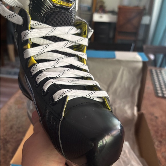 Bauer Ice Skates - Picture 3 of 8